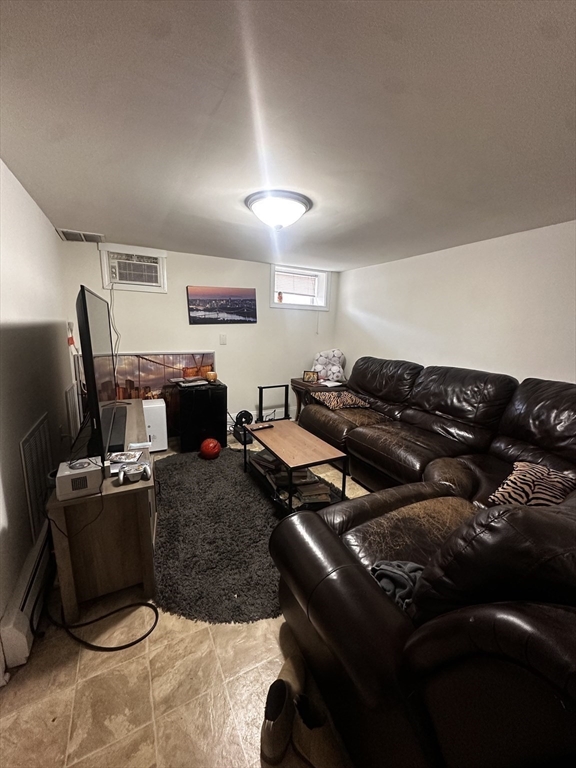 235 Charles St, East Cambridge