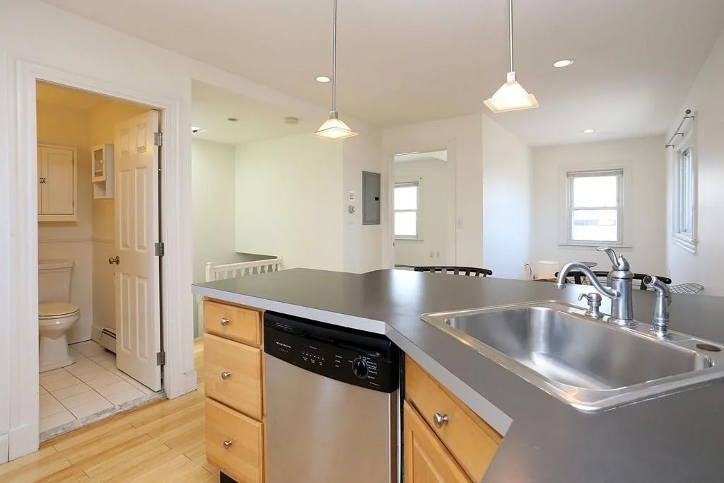 11 Bell Ct, South Boston