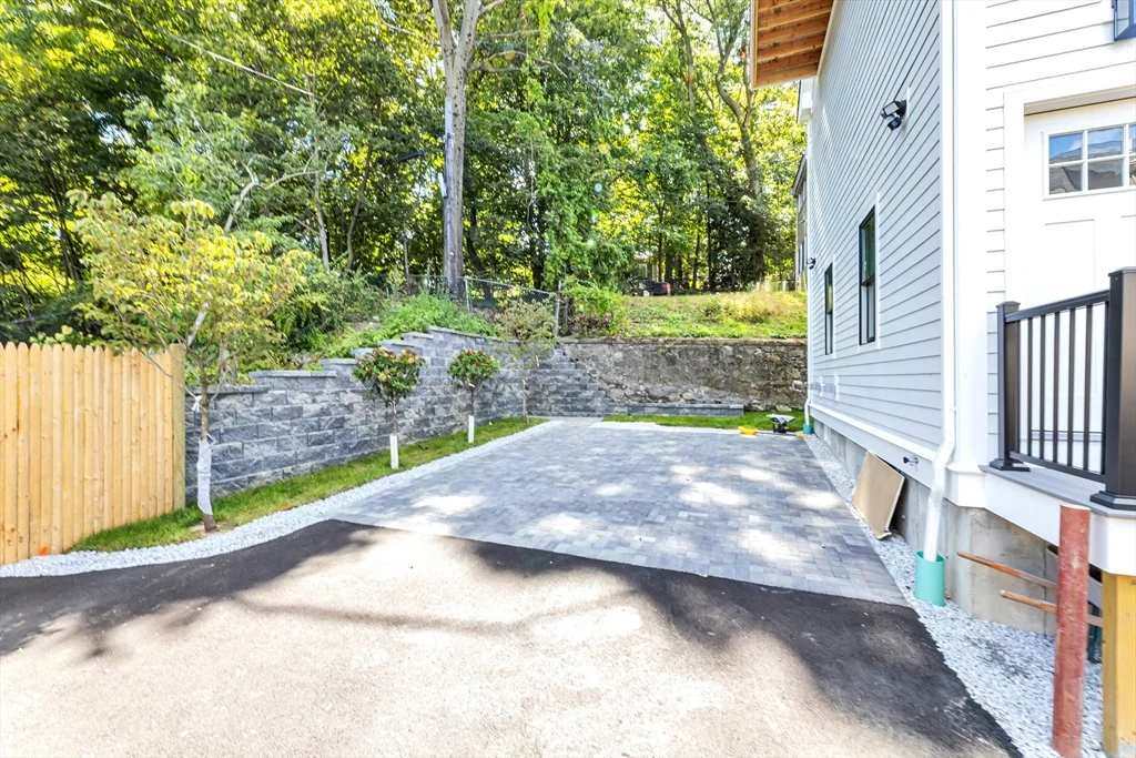 142 Birch St, Roslindale