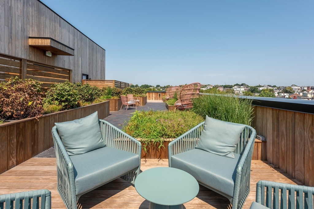 282 Bremen St, East Boston