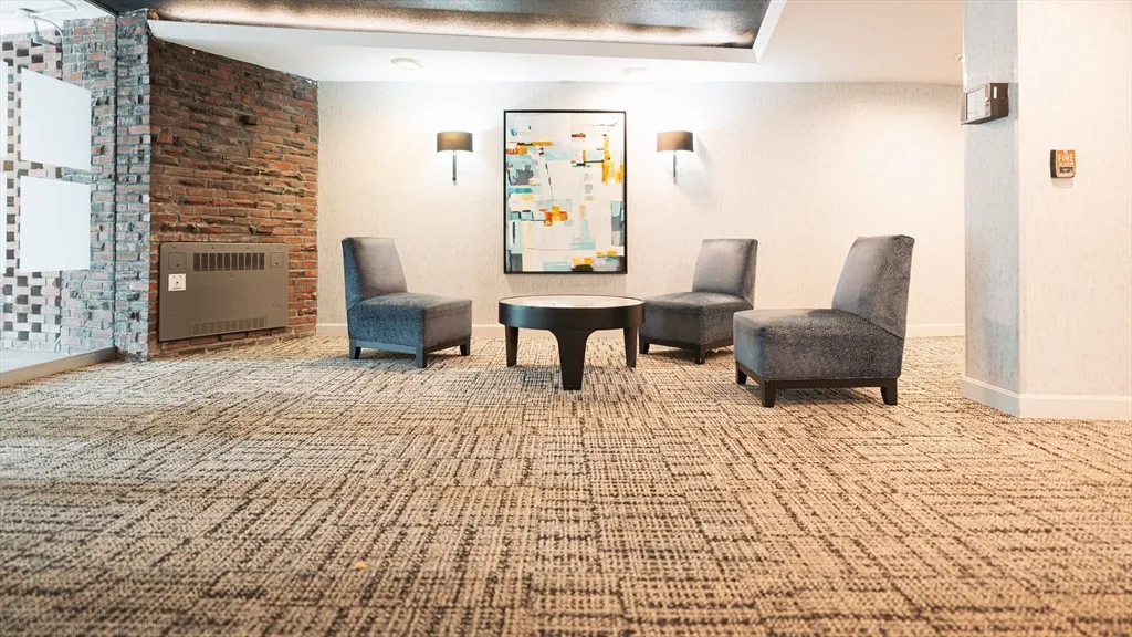 19 Winchester St, North Brookline