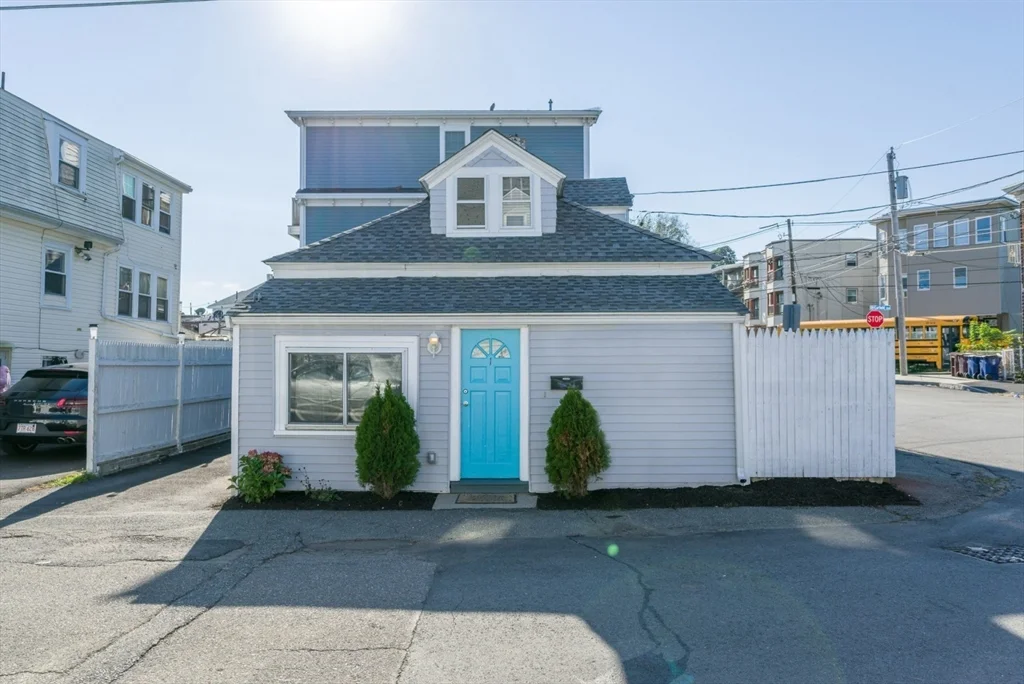 1 Avalon St, Revere