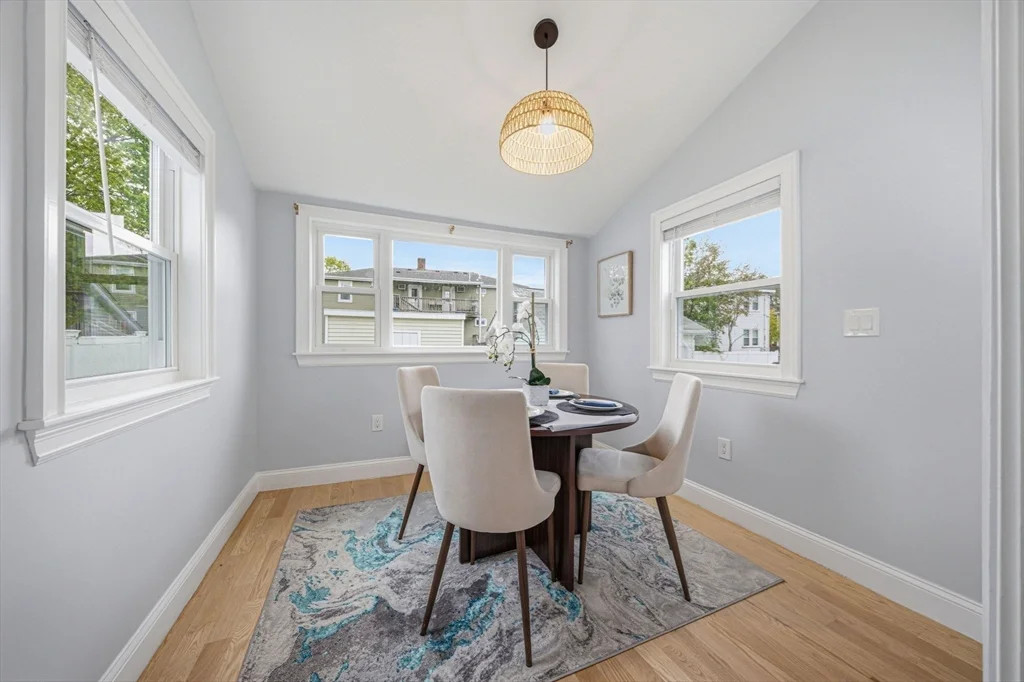 30 Arnold St, Quincy