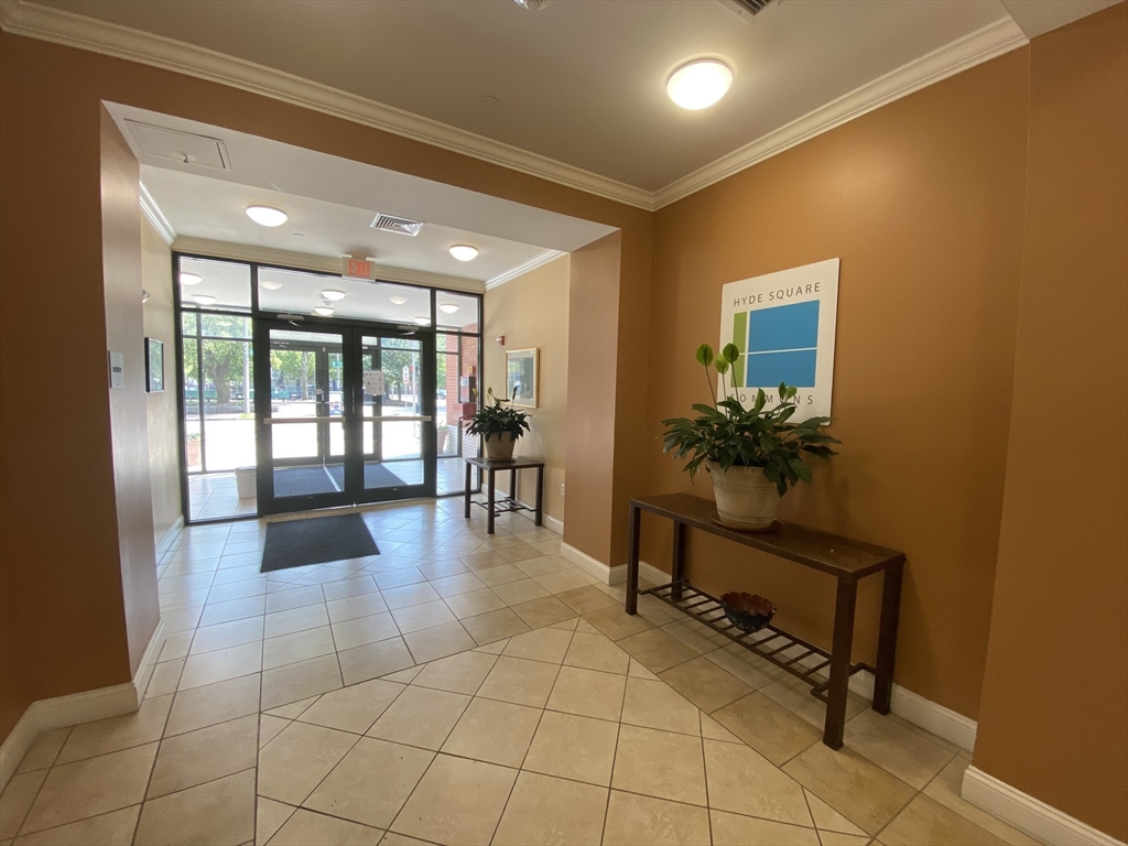 327 Centre St, Jamaica Plain