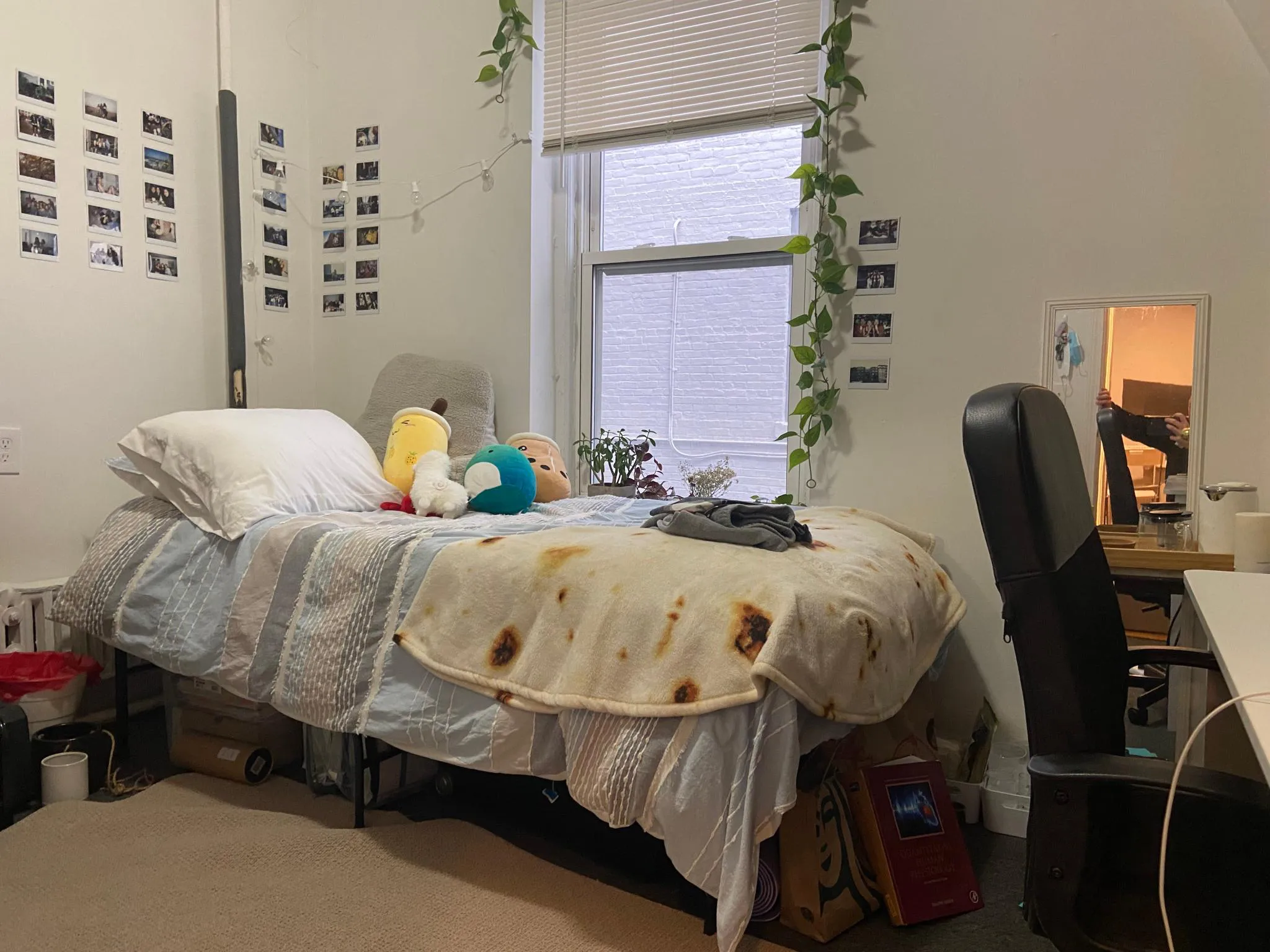 3 bed, 2 bath apartment for rent at 216 Hemenway St Unit 1A, Fenway — photo 3 of 9