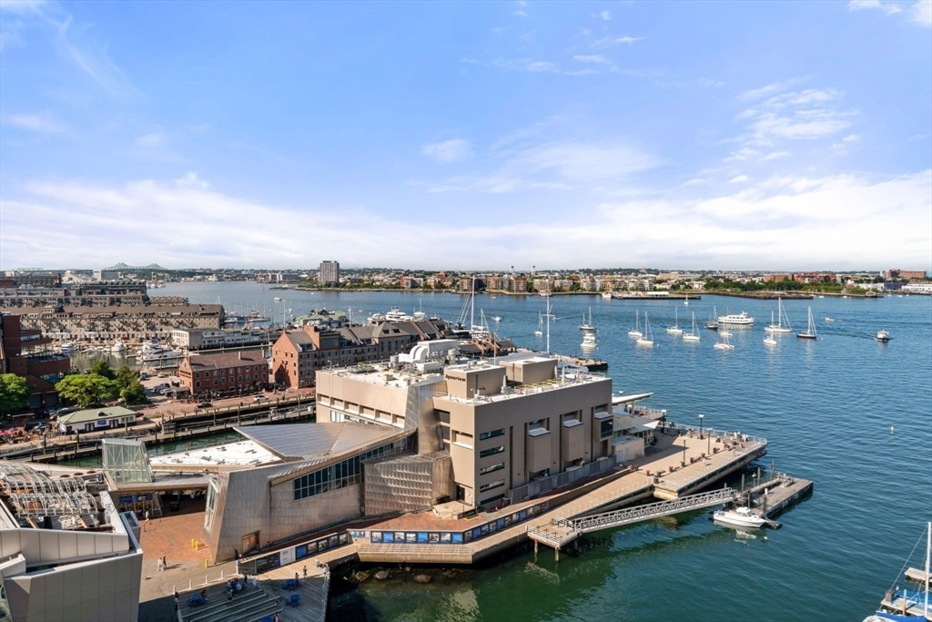 85 E India Row, Waterfront