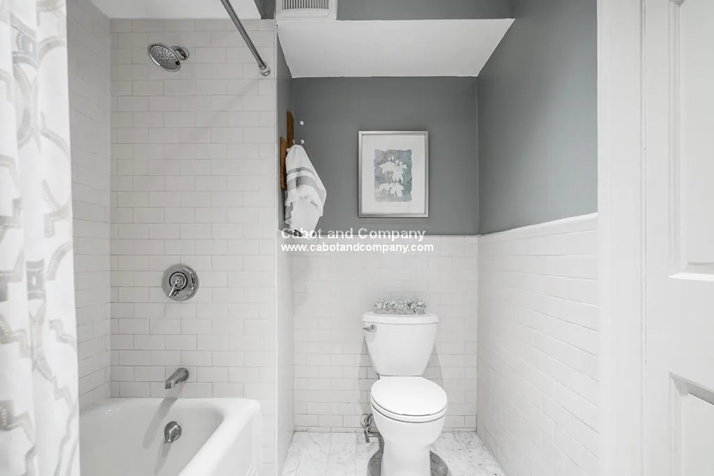 112 Pinckney St, Beacon Hill