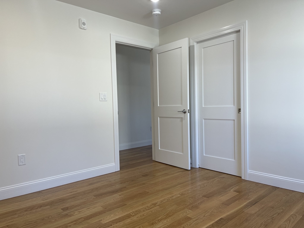 40 Everett St, Everett