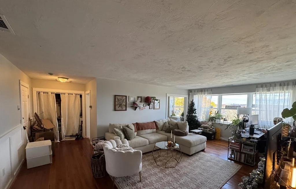 21 Middlesex Ave, Worcester