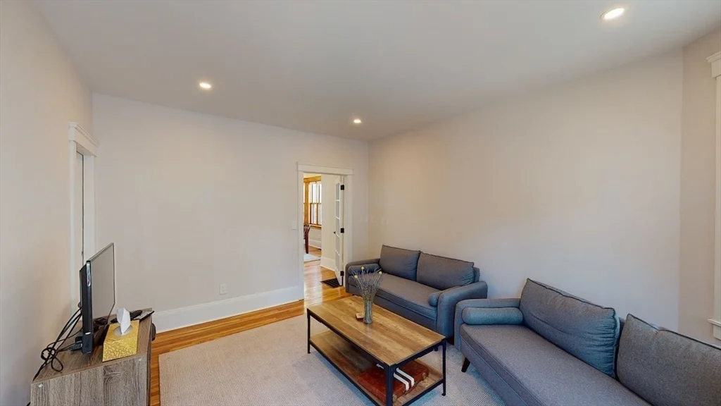 19 Creighton St, North Cambridge