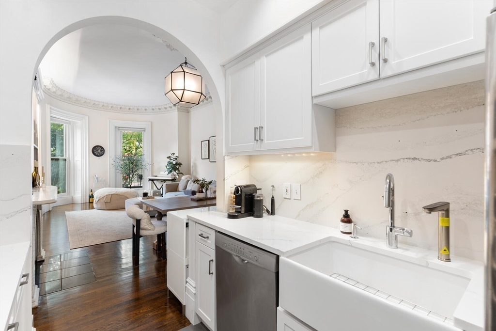 565 Massachusetts Ave, South End