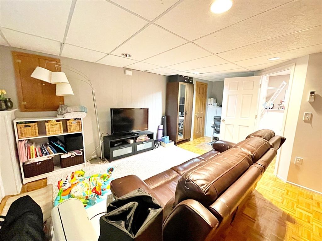 23 Bremen St, East Boston