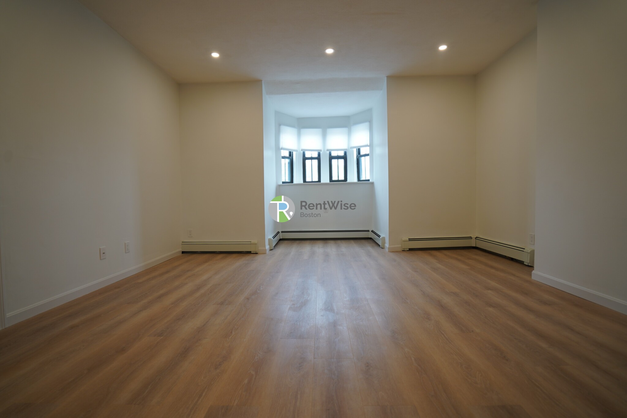 521 Massachusetts Ave, Roxbury