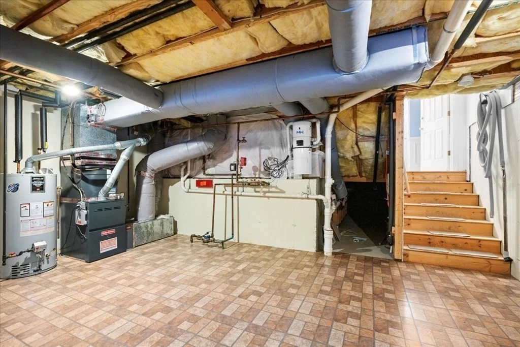 67 N Quinsigamond Ave, Shrewsbury