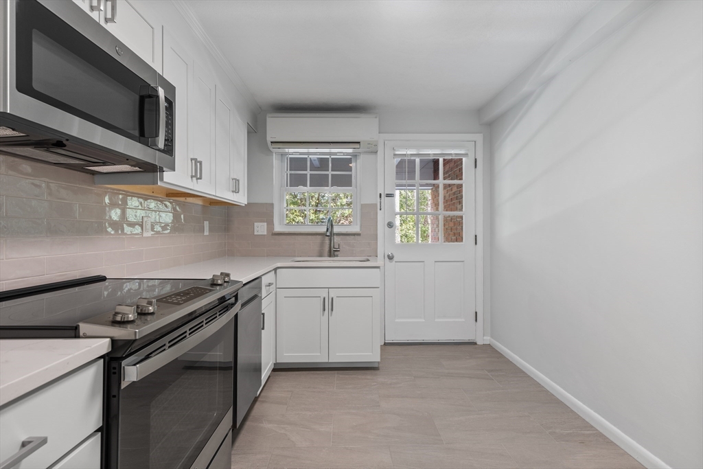 407 Washington, Westwood