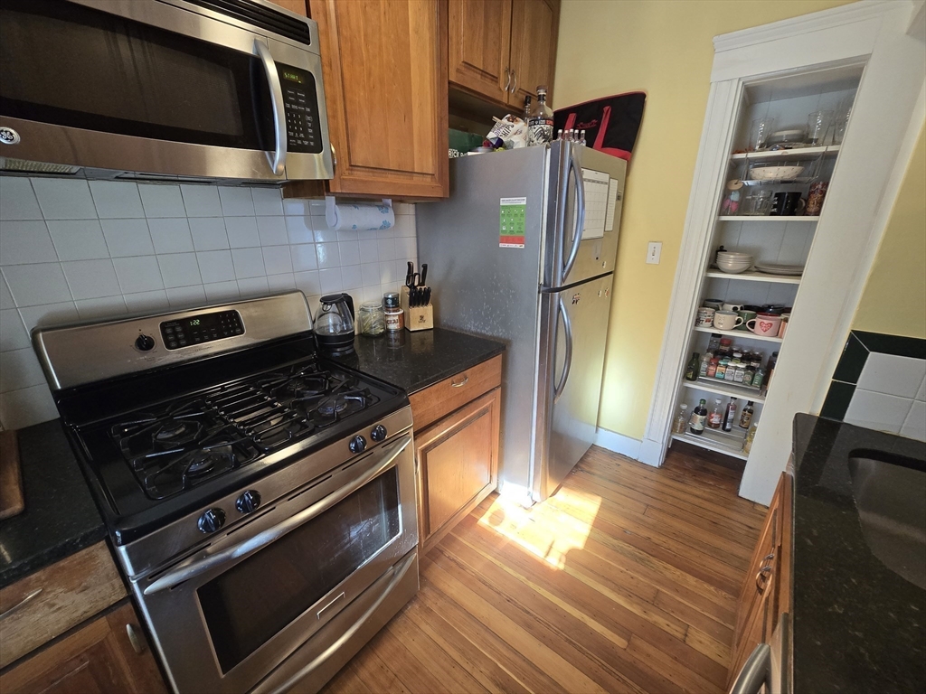 38 Hillside St, Mission Hill