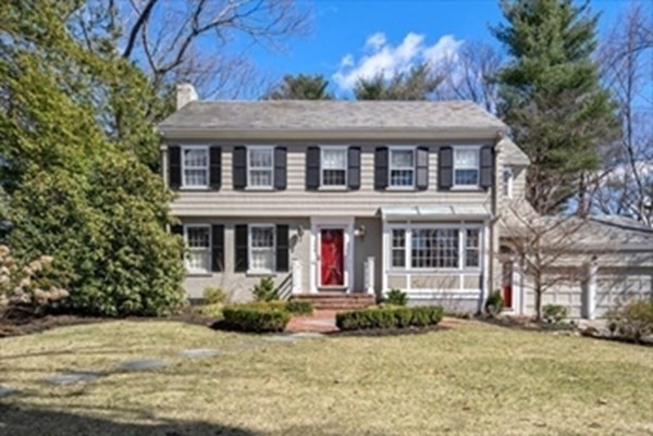 124 Rangeley Rd, Chestnut Hill