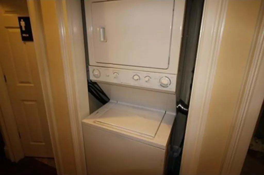 731 Parker St, Mission Hill