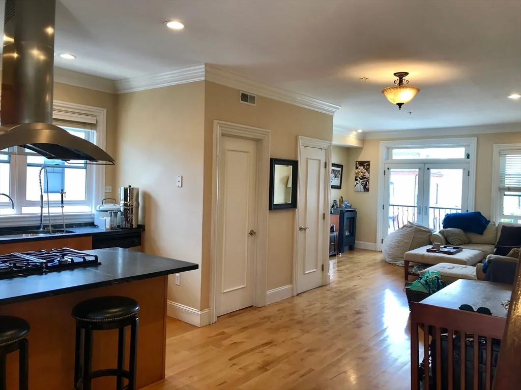 360-362 Dorchester St, South Boston