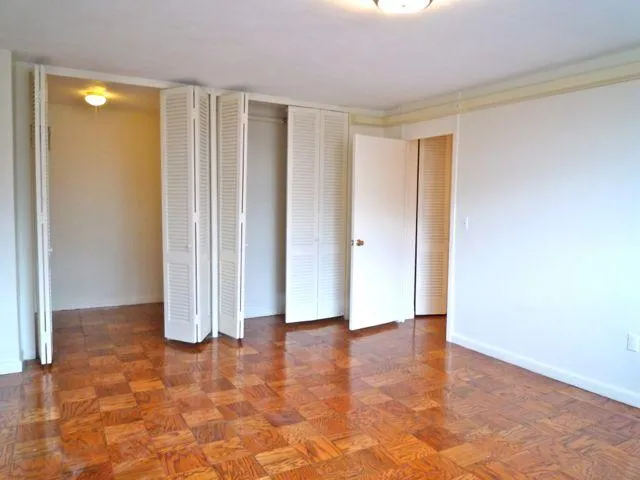 101 Monmouth St, Longwood