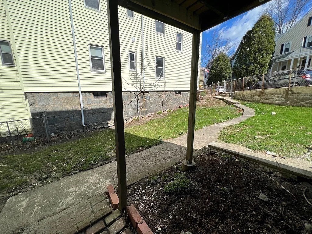 89 Wachusett, Jamaica Plain