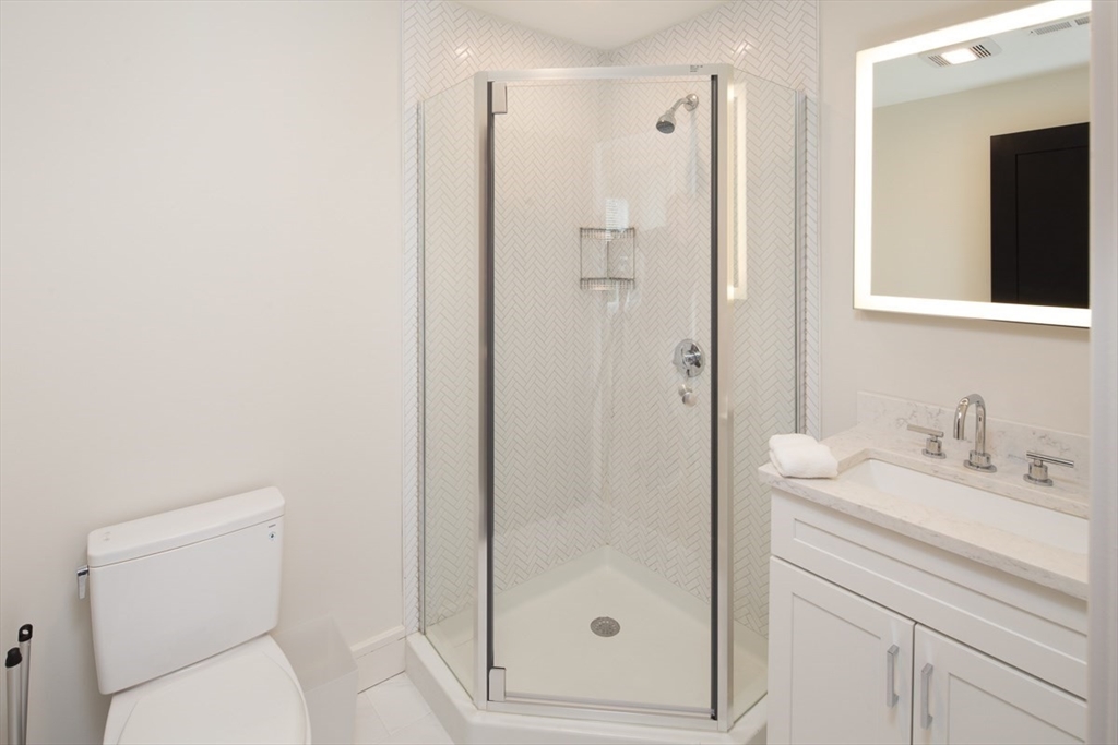 92 Brown St, Waltham