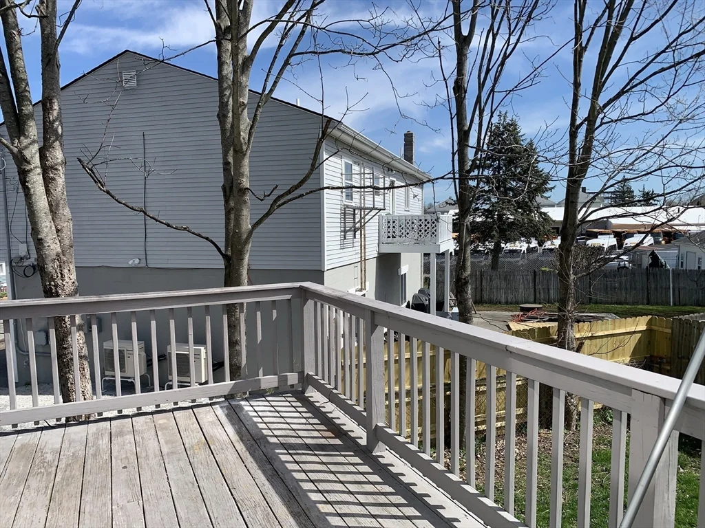 170 Lawrence St, Fall River