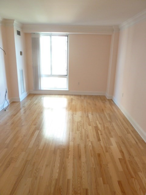 75-83 Cambridge Pkwa, East Cambridge