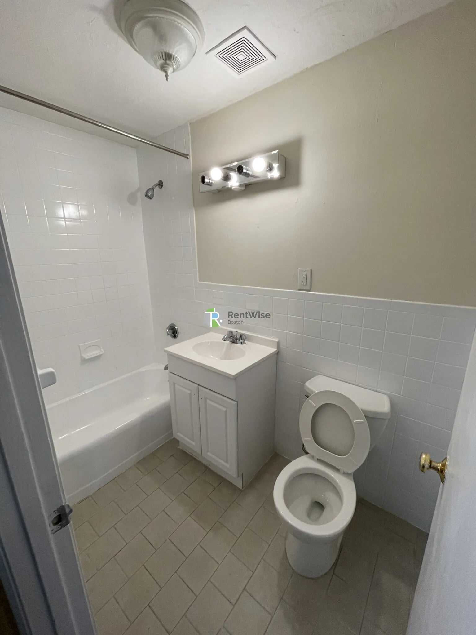 34 Gardner St, Allston