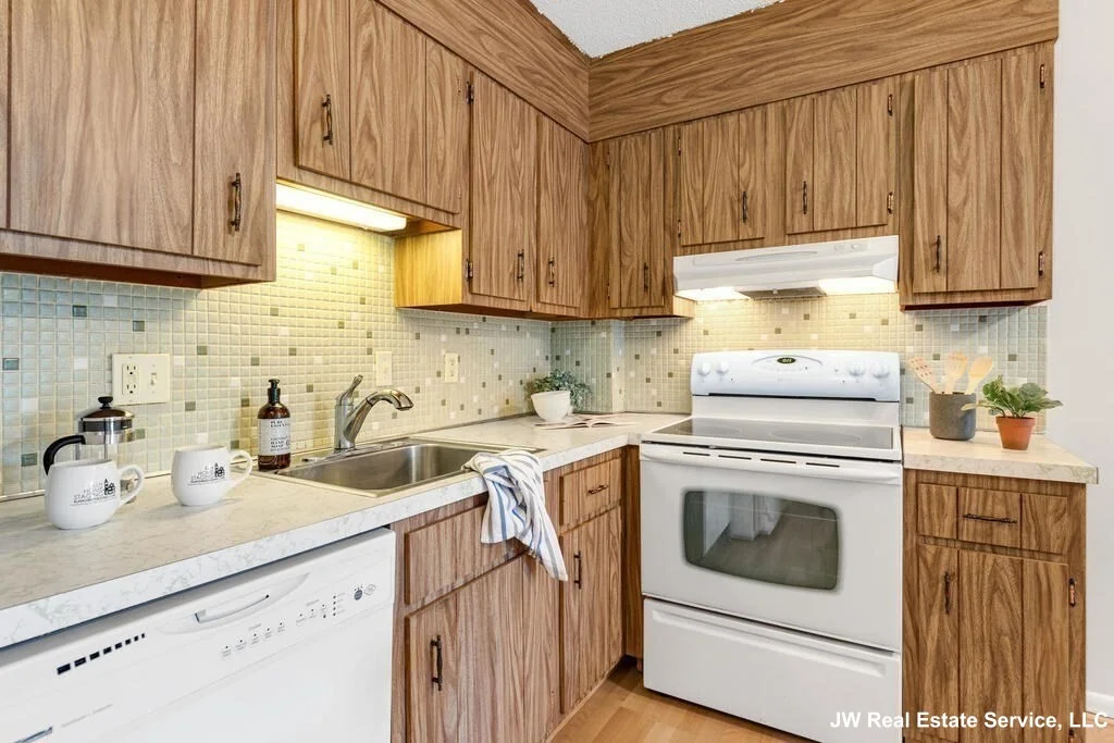 164 Galen St, Watertown