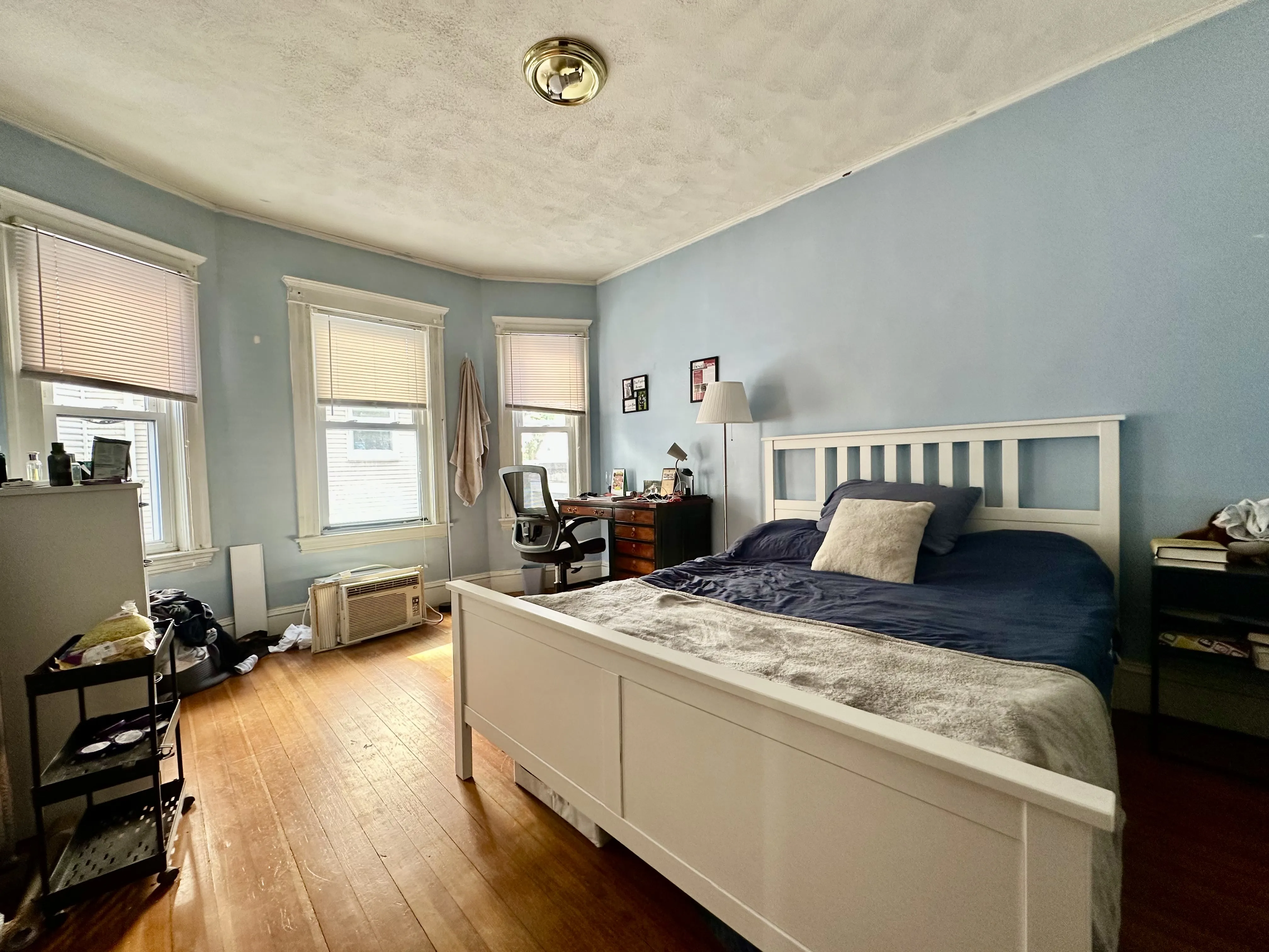 183 College Ave, Tufts