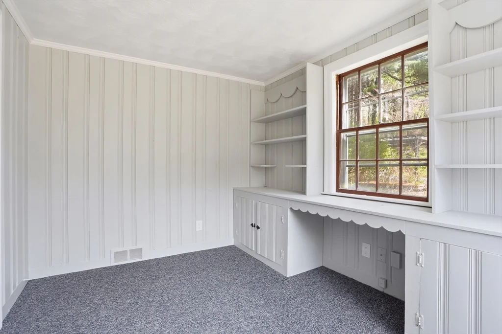 11 Sherman Bridge Rd, Wayland
