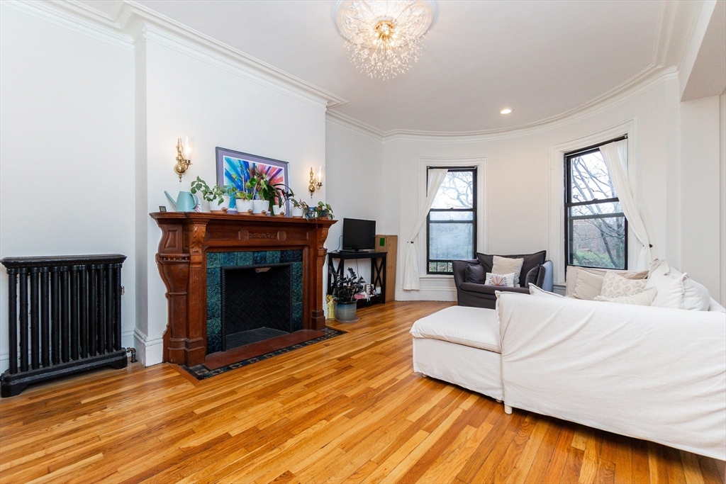 209 W Newton St, South End