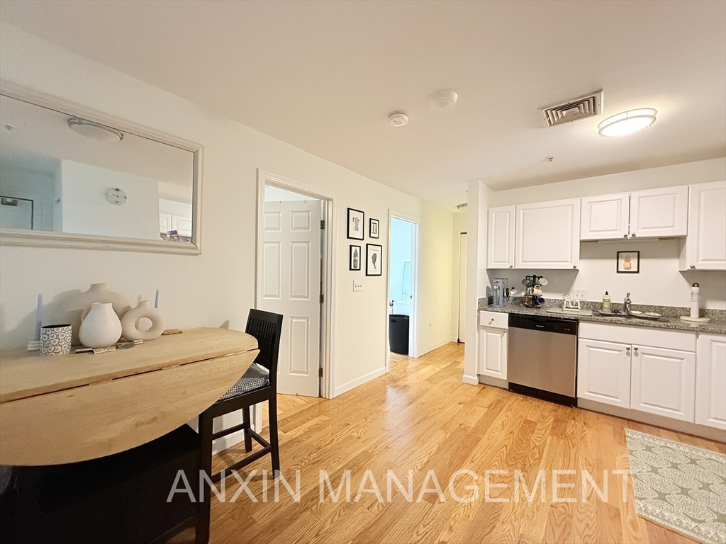 660 Cambridge St, East Cambridge