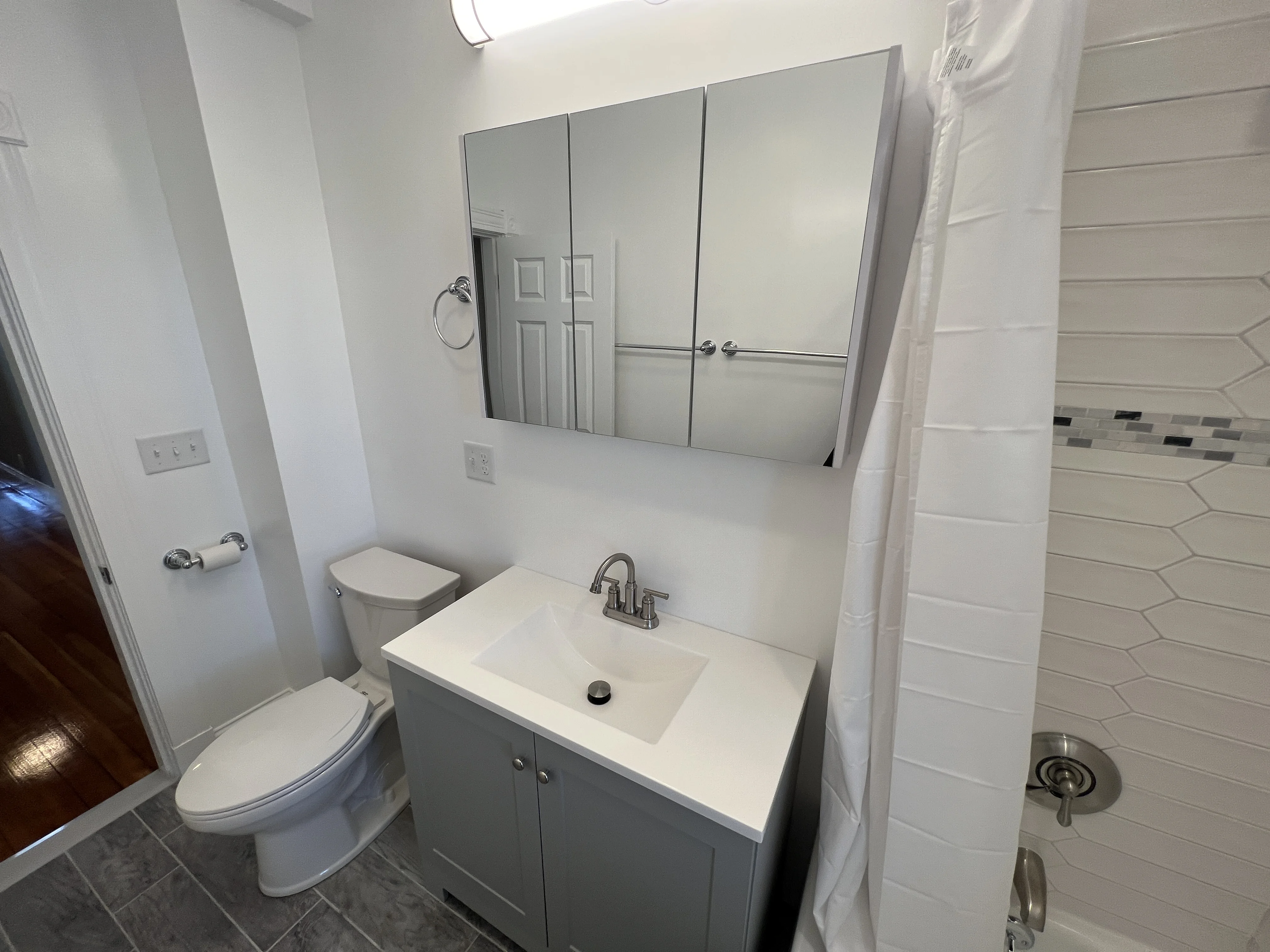 2 Gilman Ter, Winter Hill