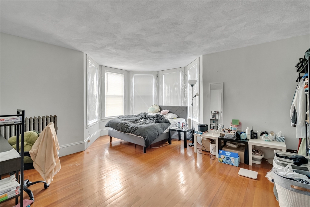 53 Gardner St, Allston