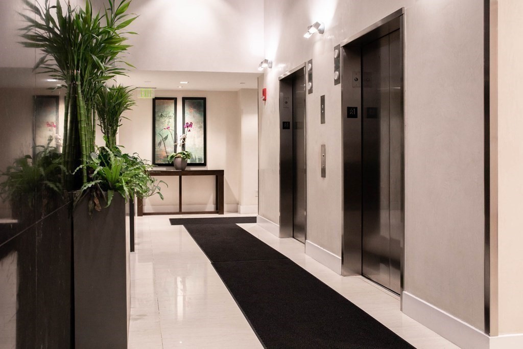 80 Broad St, Waterfront