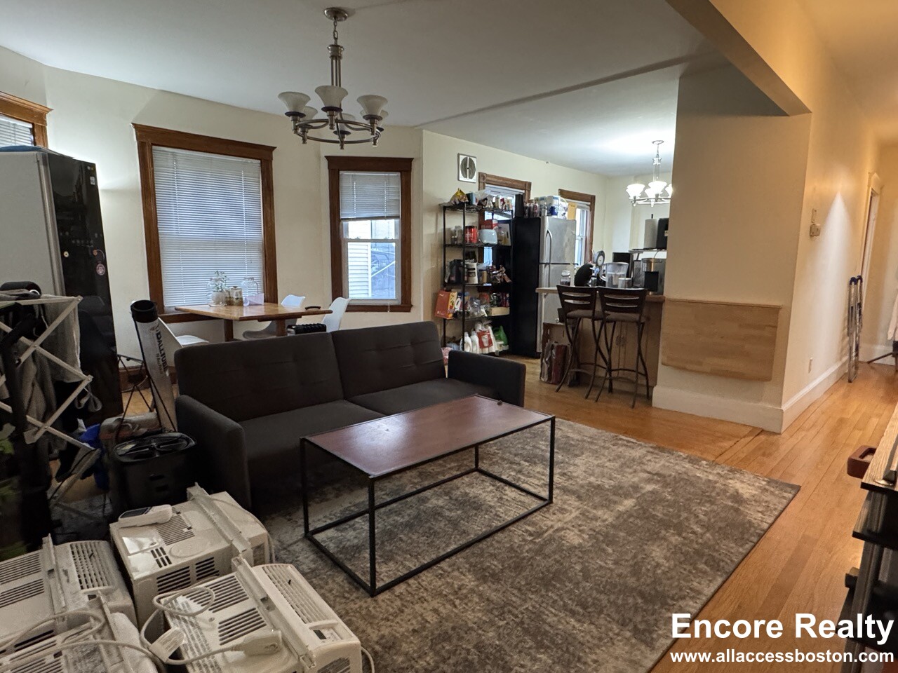 331 Faneuil St, Oak Square