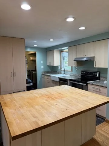 30 Groton Rd, Shirley
