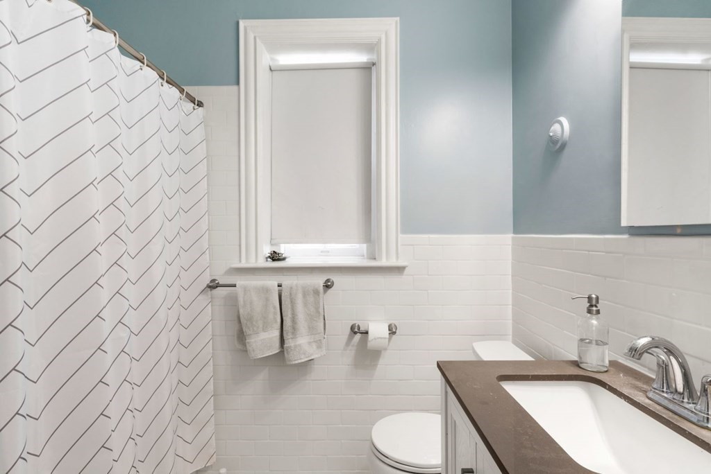 1572 Massachusetts Ave, Harvard Square