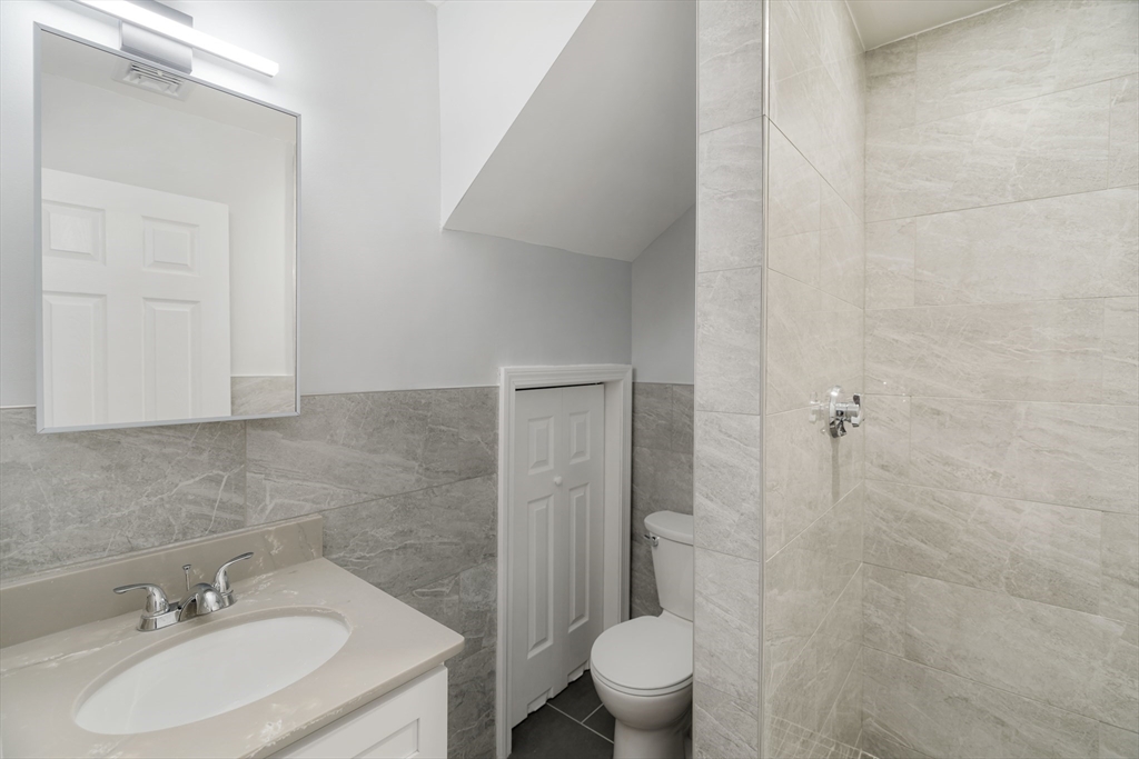 11 East Springfield, South End