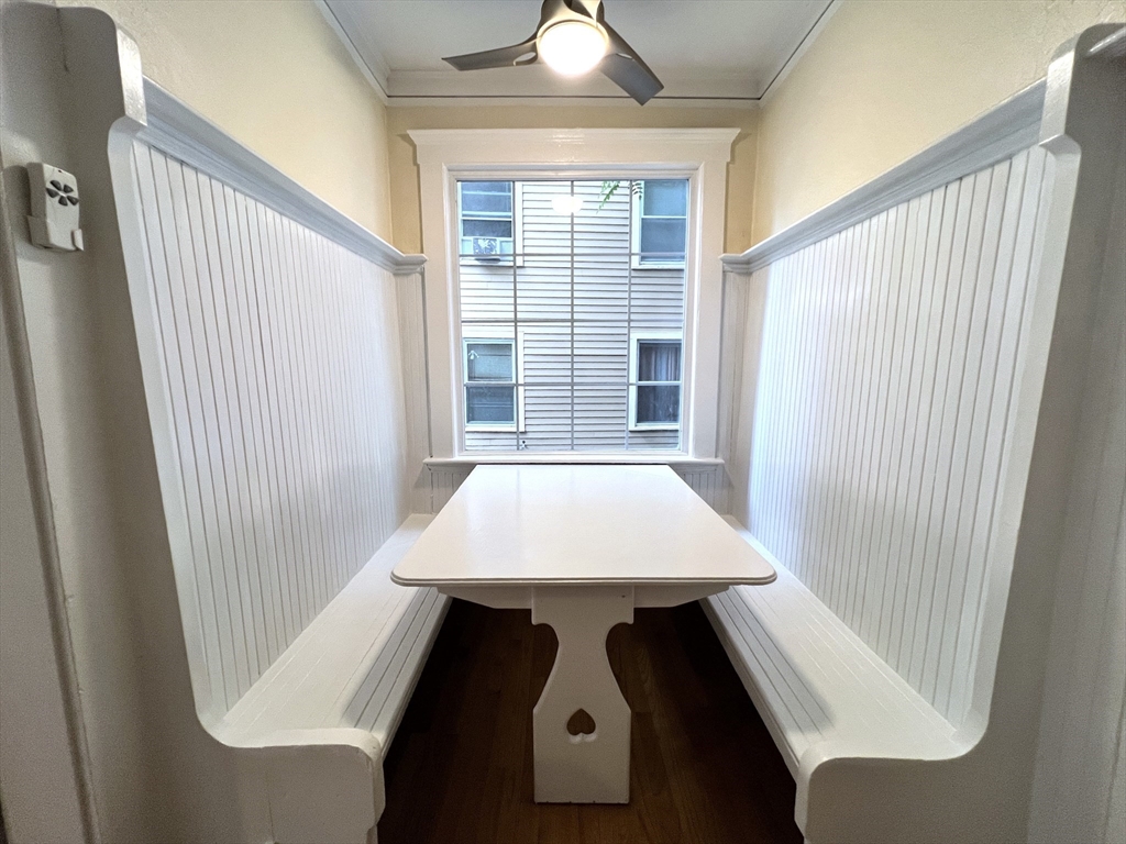 2 Arnold Circle, Mid-Cambridge