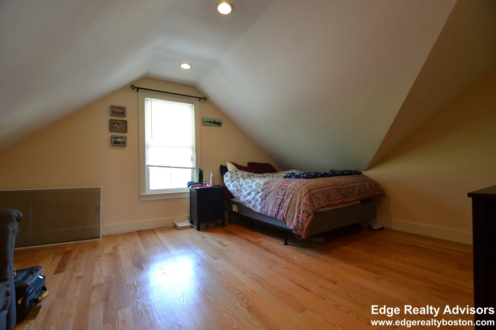 11 Sparhawk St, Oak Square