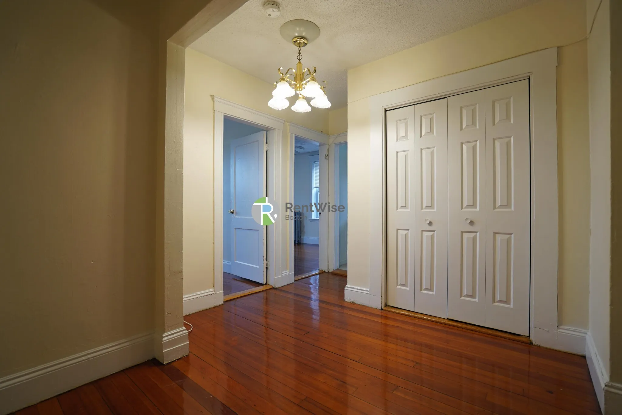 518 Cambridge St, Allston