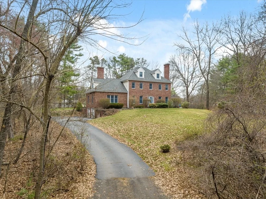 1 Glenbrook Rd, Framingham