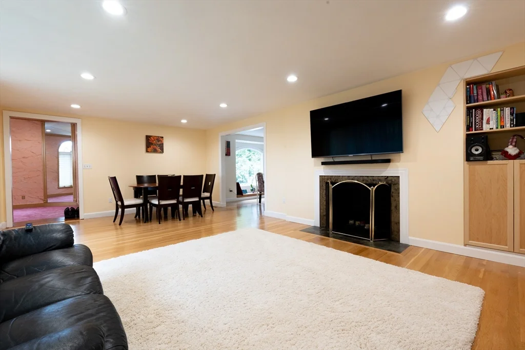 5 Fairview Rd, Canton