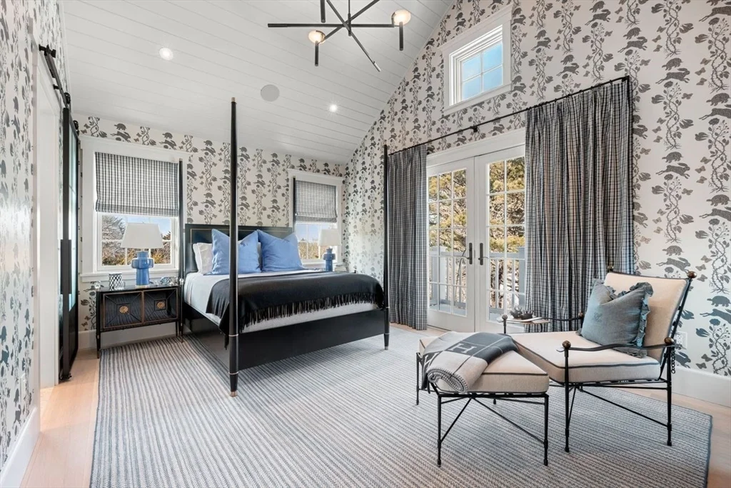 34 Brewster Rd, Monomoy