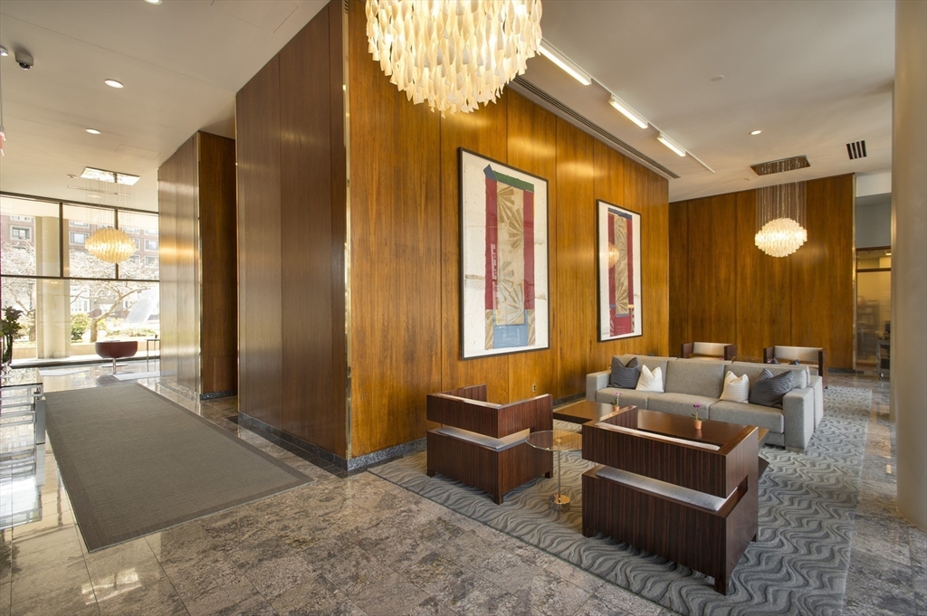 85 E India Row, Waterfront