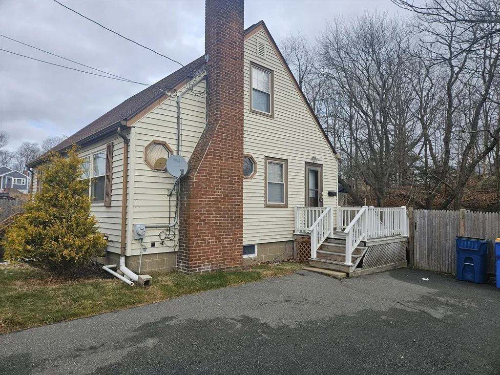 599 North St, Randolph