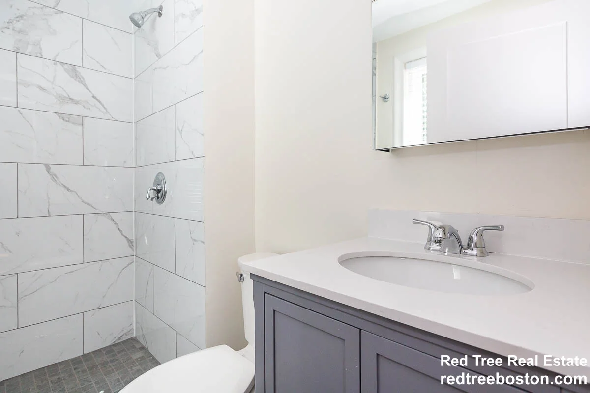 77 Rock Glen Rd, Medford